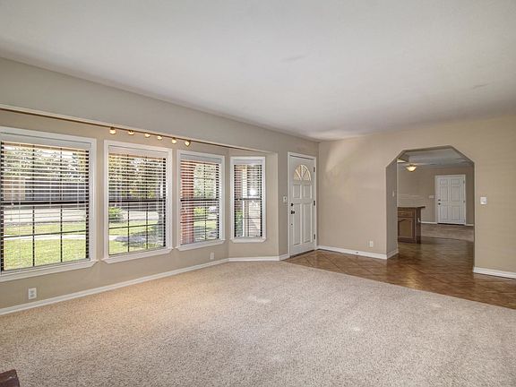 4th image of 7548 Anderson Ln