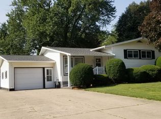 9 E Ingledue St, Marshalltown, IA 50158