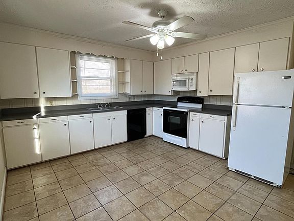 2nd image of 717 Mansfield Ave