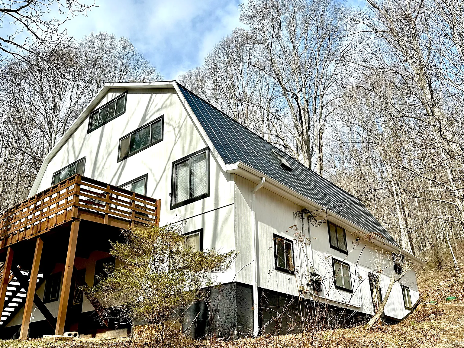 4 bed, 2500 sqft, $3,000 — Photo 1