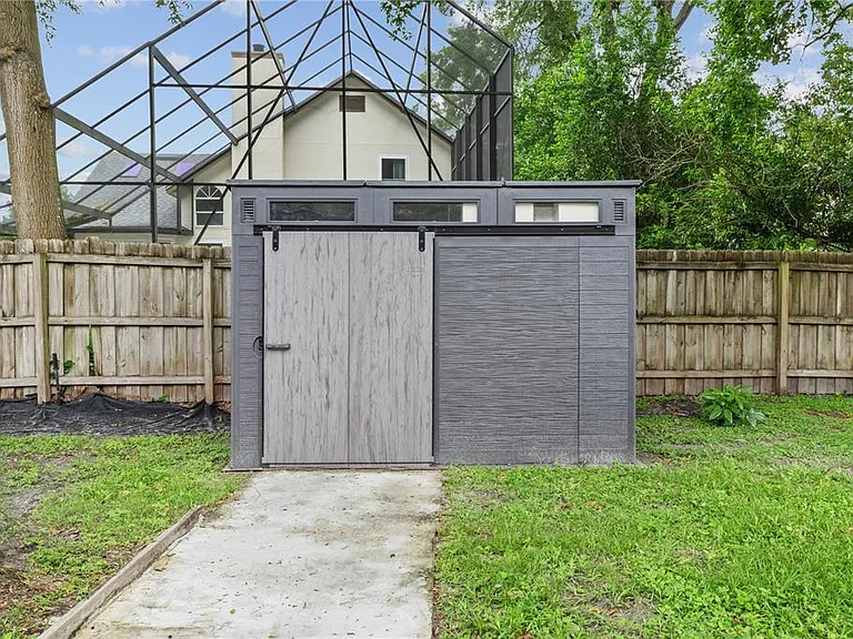 308 Silver Pine Dr — Photo 35