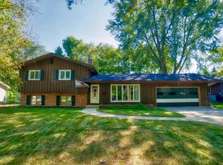 701 Diane Ave, Elgin, IL 60123