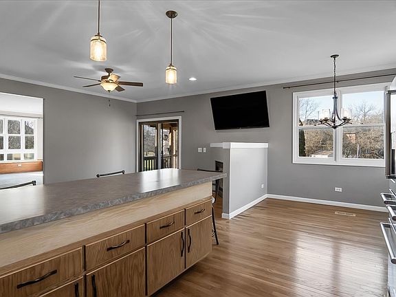 4th image of 1624 Creek Dr