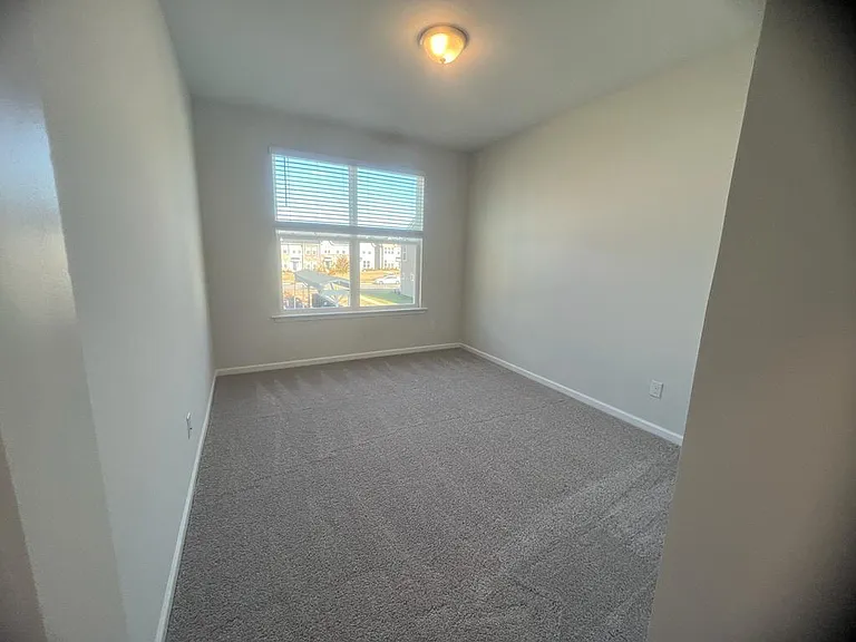 1518 Irving Hill Dr — Photo 14