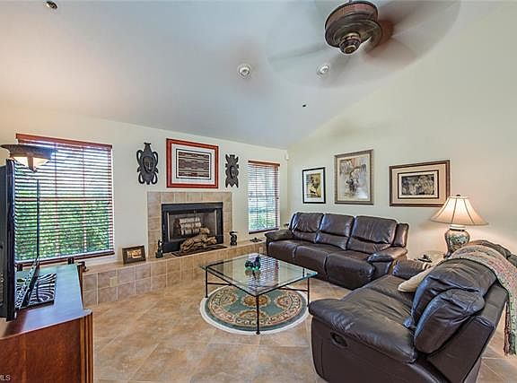 5th image of 215 Silverado Dr