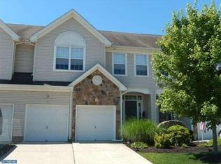 176 E Country Club Dr, Mount Holly, NJ 08060