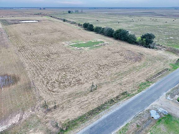 3rd image of 11453 Blanchard Rd