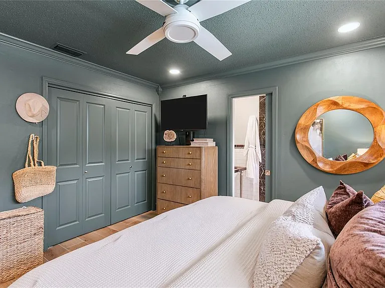 508 Columbia Dr — Photo 17