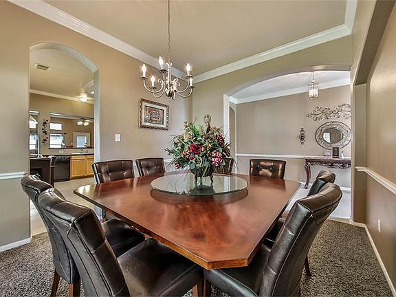 5th image of 11001 Applewood Dr