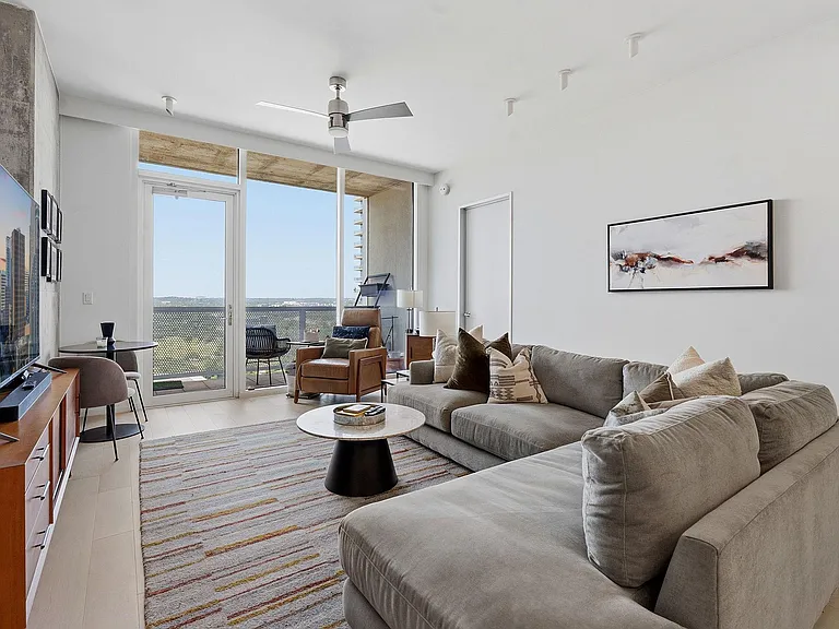 301 West Ave #1907 — Photo 3