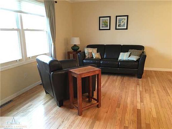 3rd image of 5425 E Amber Dr