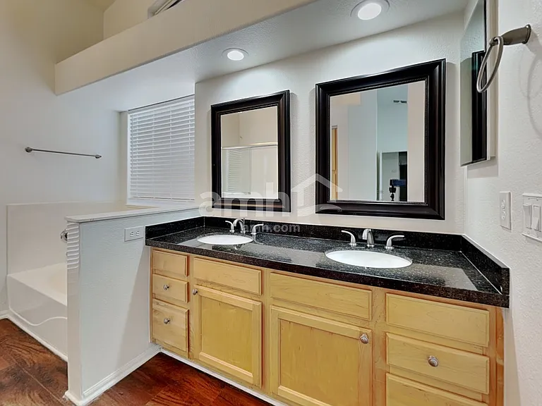 10262 W Patrick Ln — Photo 14