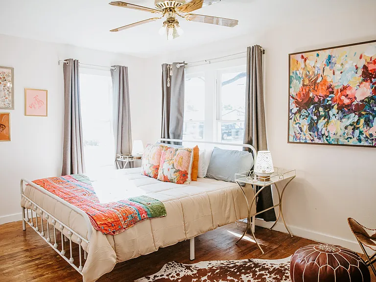 604 W Pecan St — Photo 47