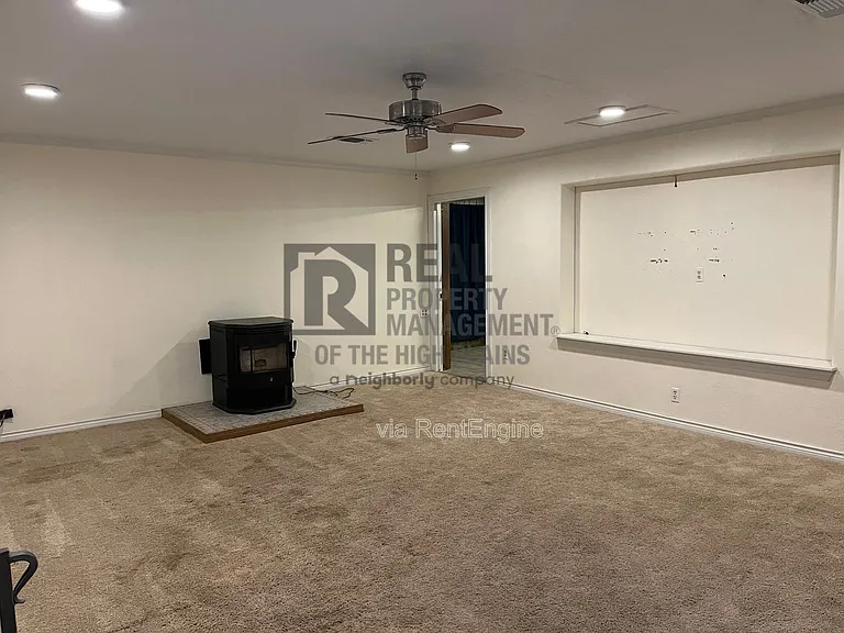 4301 Parker St — Photo 9