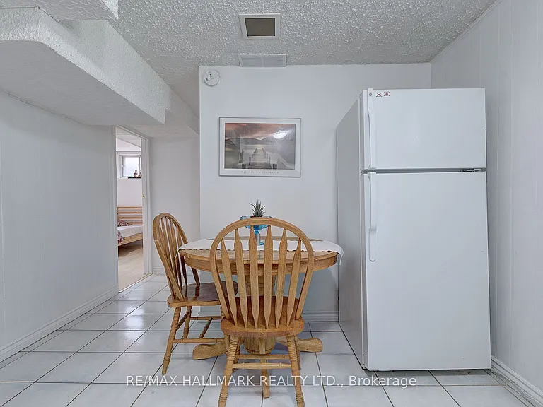 83 Sexton Cres #LOWER LEVEL — Photo 3