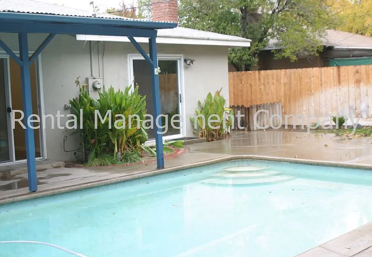 3886 E Rialto Ave — Photo 7
