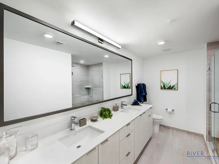 Riverland Apartments — Photo 17