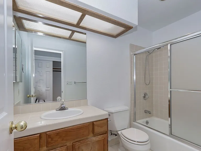 432 Portofino Dr #403 — Photo 38