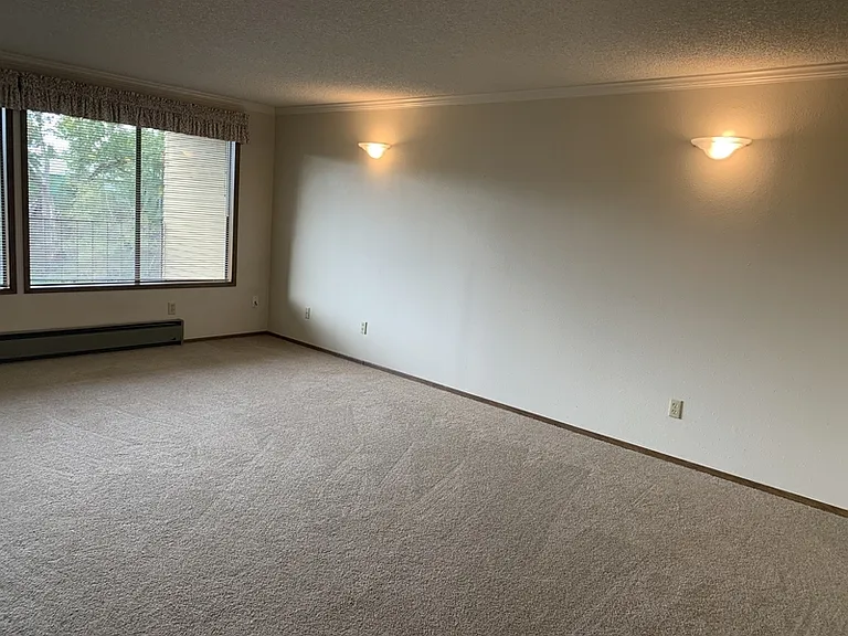 202 La Villa Dr — Photo 9