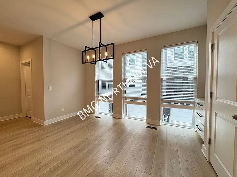 1021 S Taylor Ct — Photo 7
