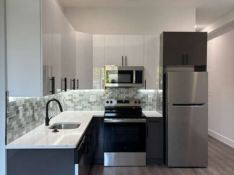 1938 N 22nd St #4 — Photo 1