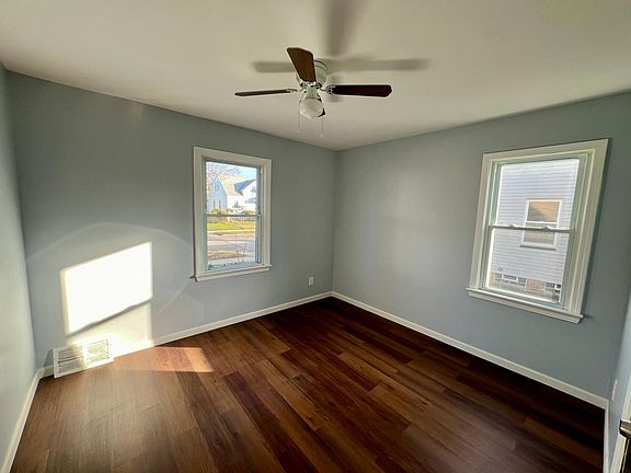 5th image of 3952 E 188th St