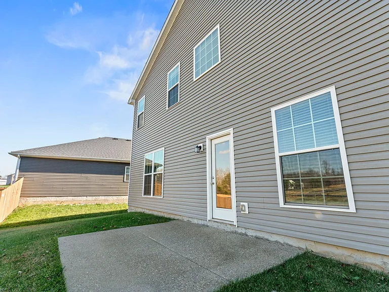 7909 Cascade Falls Cv — Photo 32