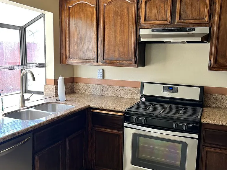 15586 Guajome Rd — Photo 7