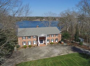 552 Rio Vis APT 201, Weems, VA 22576