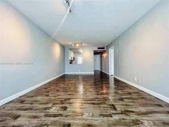 2300 Park Ln APT 201, Hollywood, FL 33021