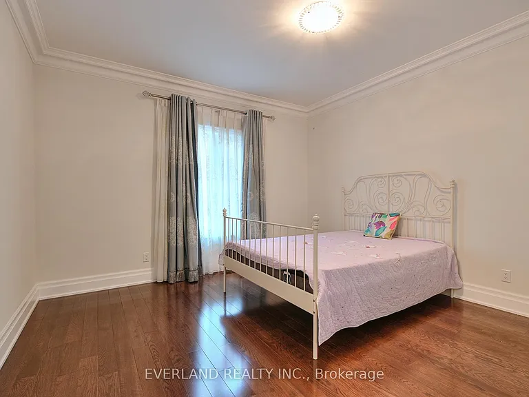 369 Hollywood Ave #MAIN — Photo 25