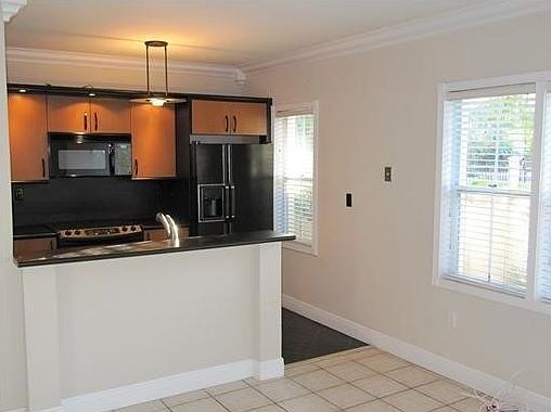 1st image of 3395 Franklin Ave #D1