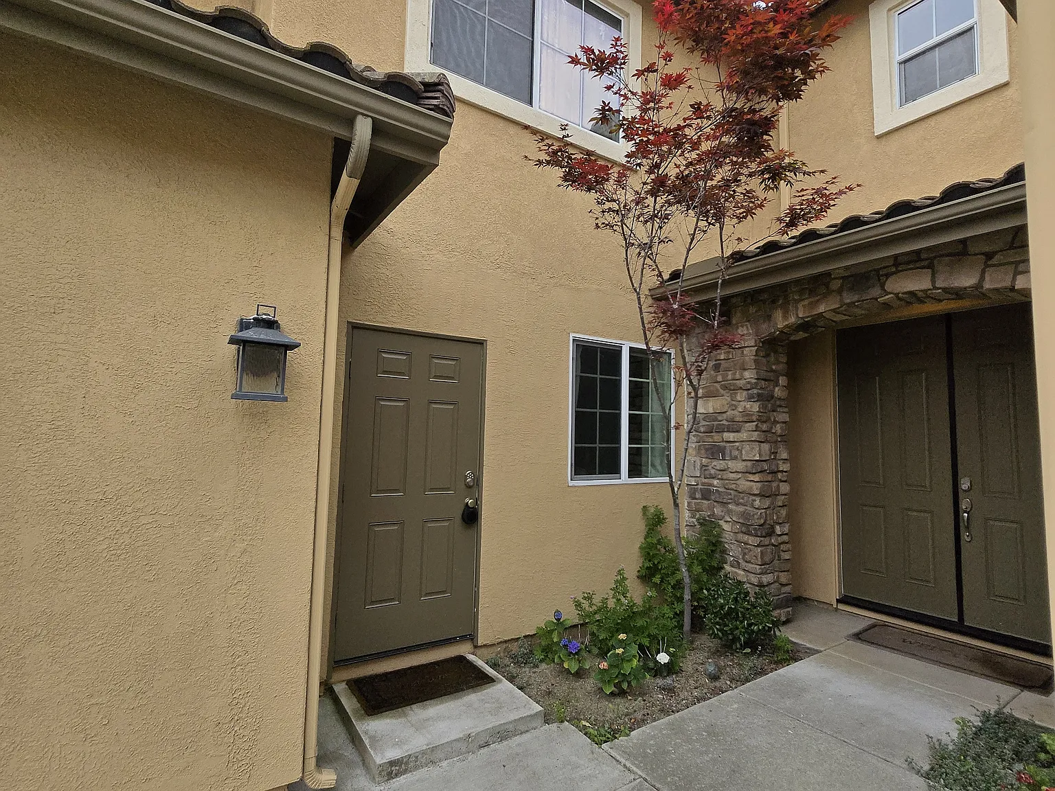 1057 Crows Nest Ct — Photo 2