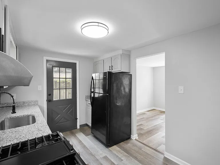 716 E Pittsburgh McKeesport Blvd — Photo 16