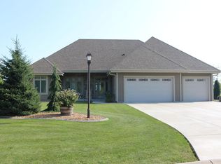 W178N10174 Whitetail Run, Germantown, WI 53022