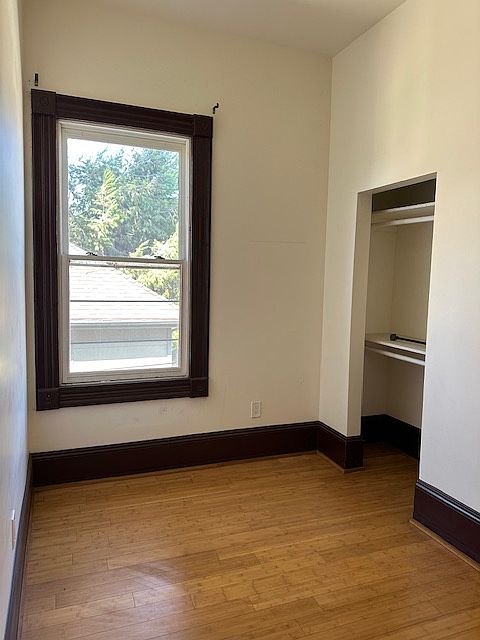 Bedroom & Closet (9' x 11')