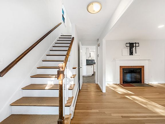 5th image of 81 Seaver St