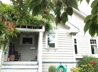 6827 17th Ave NE, Seattle, WA 98115