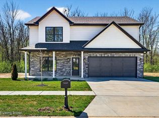 8205 Roseborough Rd, Louisville, KY