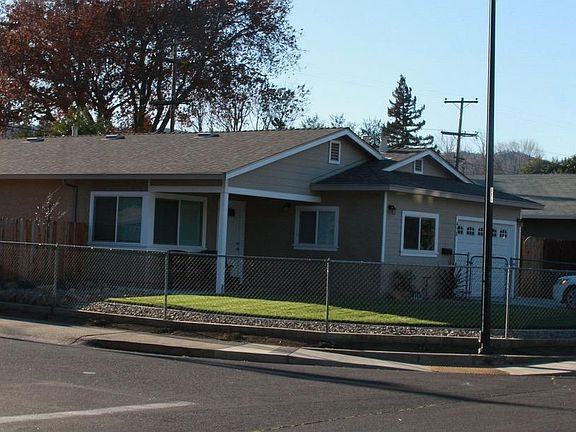 2nd image of 498 Camelia Way