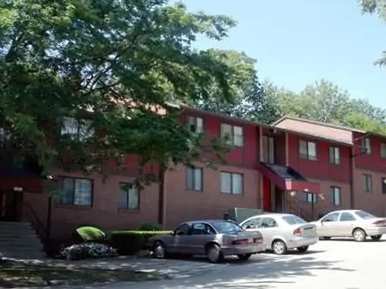 Ebonhurst Apartments — Photo 24