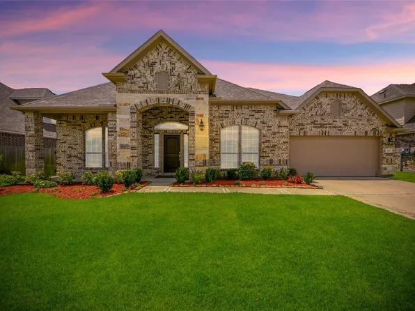 1577 Elm Ct, Angleton, TX 77515