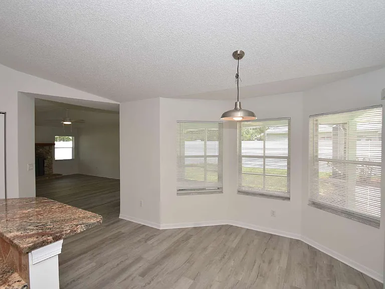 33 Poinsettia Ln — Photo 26