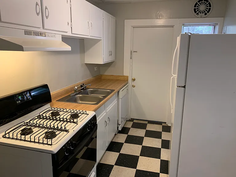 1662 Valley Ave — Photo 18