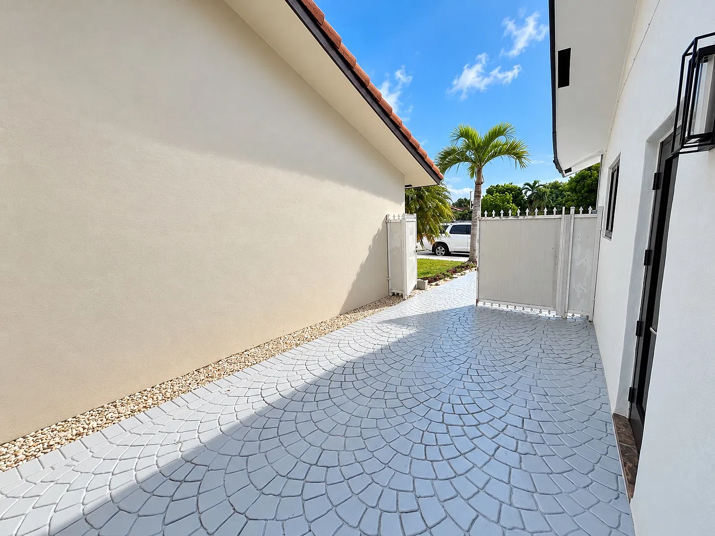 SW 142nd Pl, Miami — Photo 3