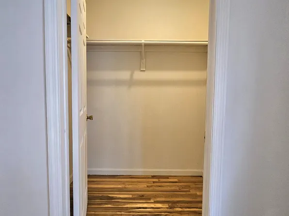 654 37th Street image 13 of 15