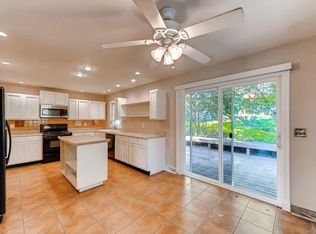 1219 Decatur Ave, Lake In The Hills, IL 60156