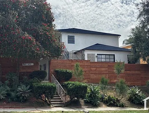2 bed, 700 sqft, $3,500 — Photo 1