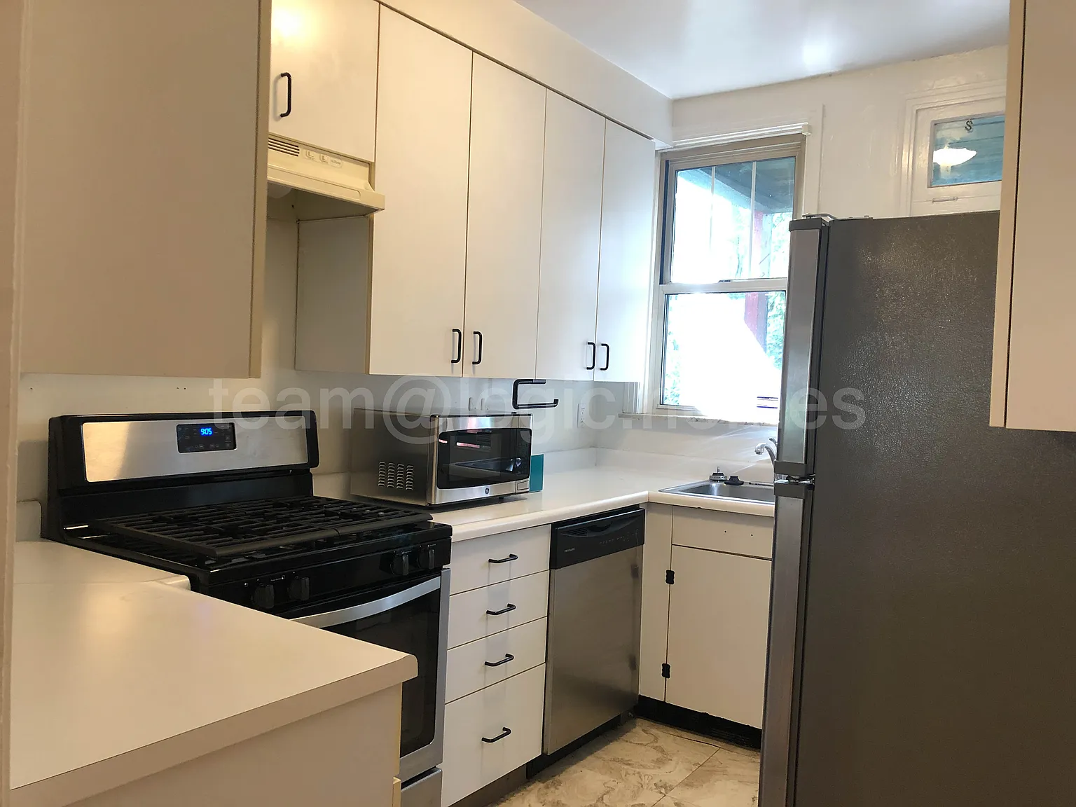 3 bed, 1570 sqft, $1,900 — Photo 4
