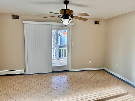 3rd image of 25 Dell Glen Ave Floor 1